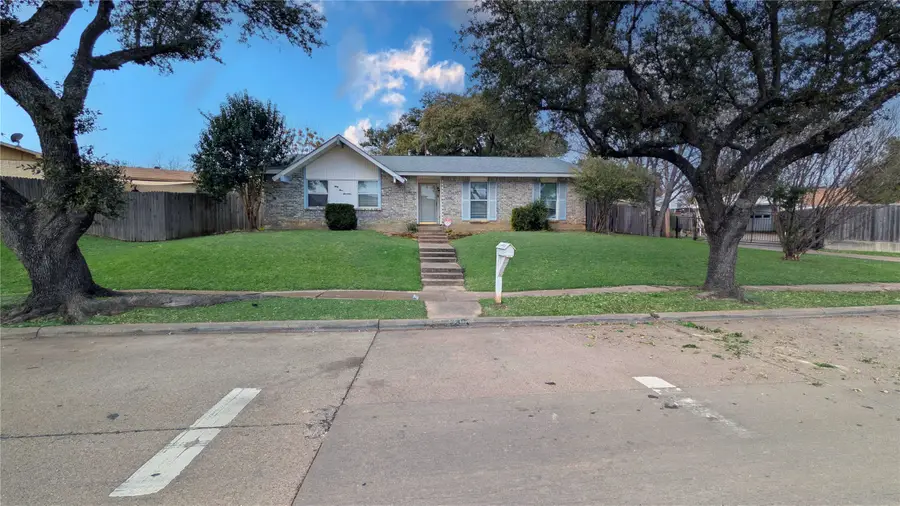 3317 S Edelweiss Drive, Grand Prairie, TX 75052 - Image #2