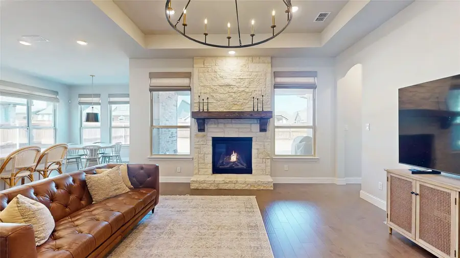 817 Fallbrook Avenue, Denton, TX 76210 - Image #2