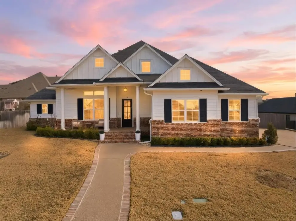 16022 Sorrento Drive, Woodway, TX 76712 - Image #1