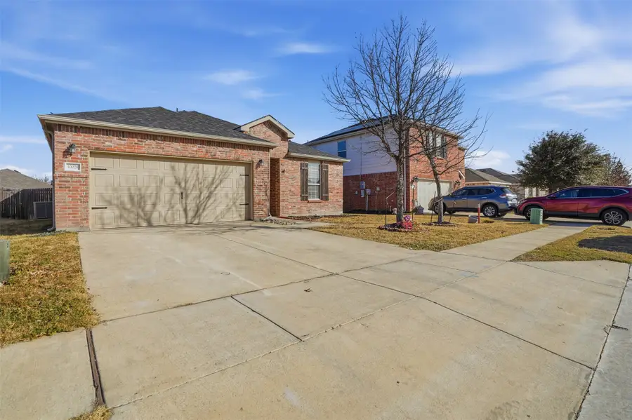 10028 Amosite Drive, Fort Worth, TX 76131 - Image #3