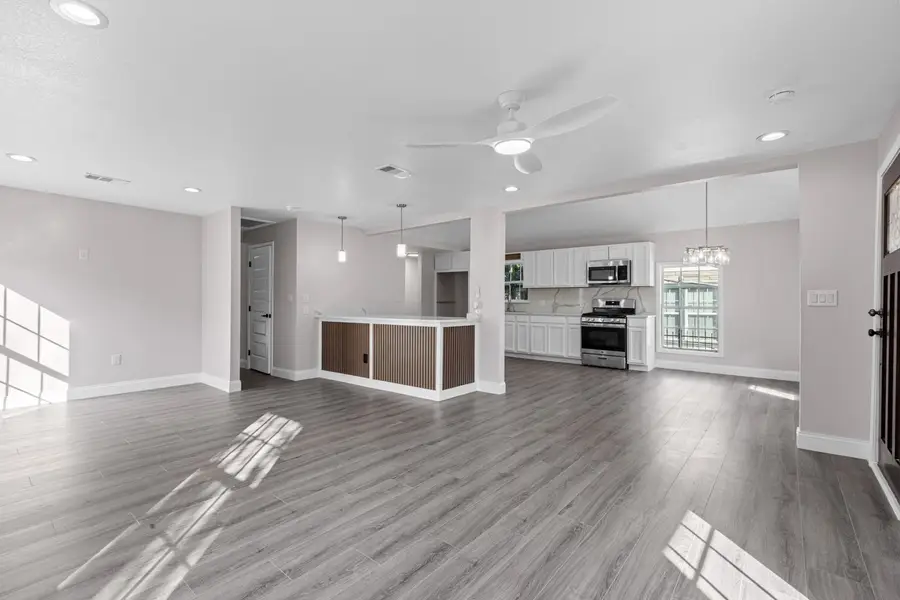 2435 Sharon Street, Dallas, TX 75211 - Image #3