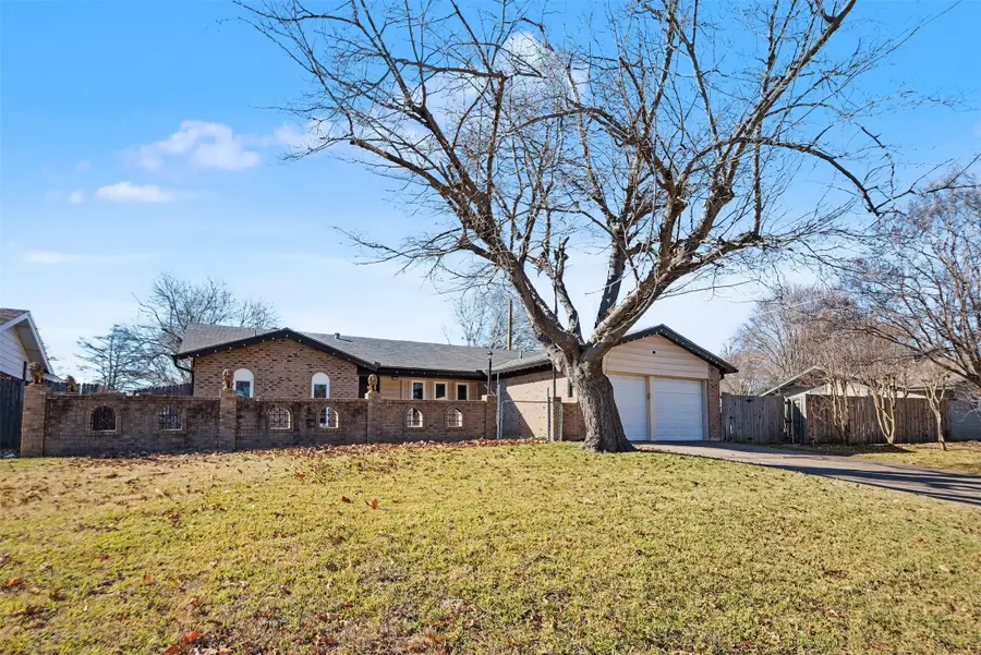 2002 Cottie Lane, Arlington, TX 76010 - Image #2