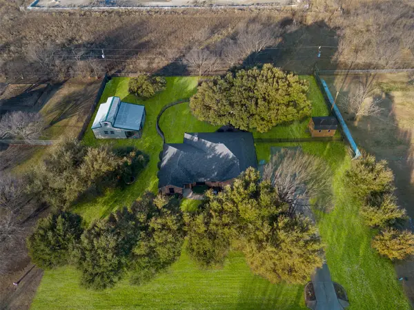 1716 Dove Lane, Crowley, TX 76036