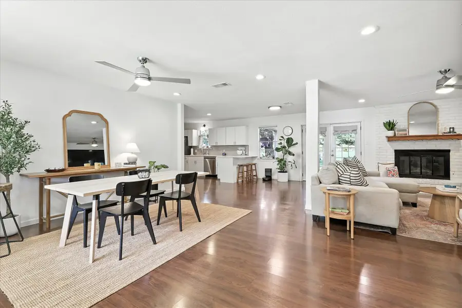 212 Glenn Drive, Hurst, TX 76053 - Image #3