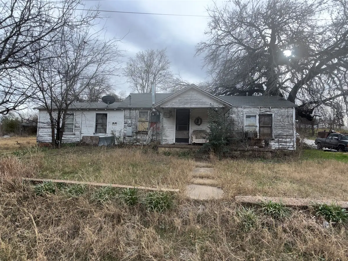 600 E Pierson Street, Hamilton, TX 76531 - #1