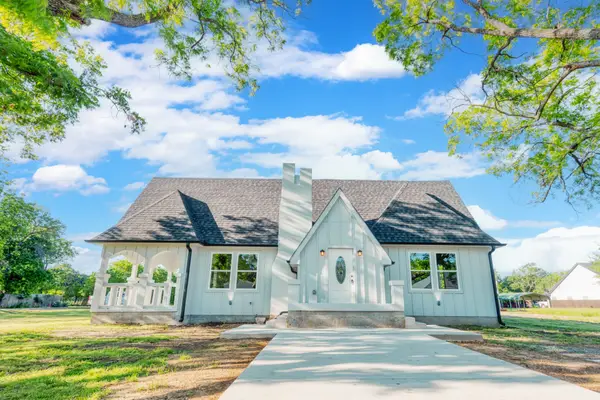 808 N Main Street, Tioga, TX 76233