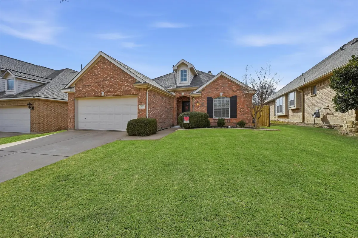 740 Red Elm Lane, Fort Worth, TX 76131 - Image #1
