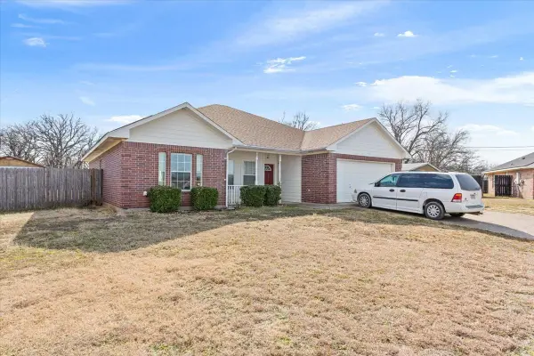 400 Wildcat Drive, Lacy Lakeview, TX 76705