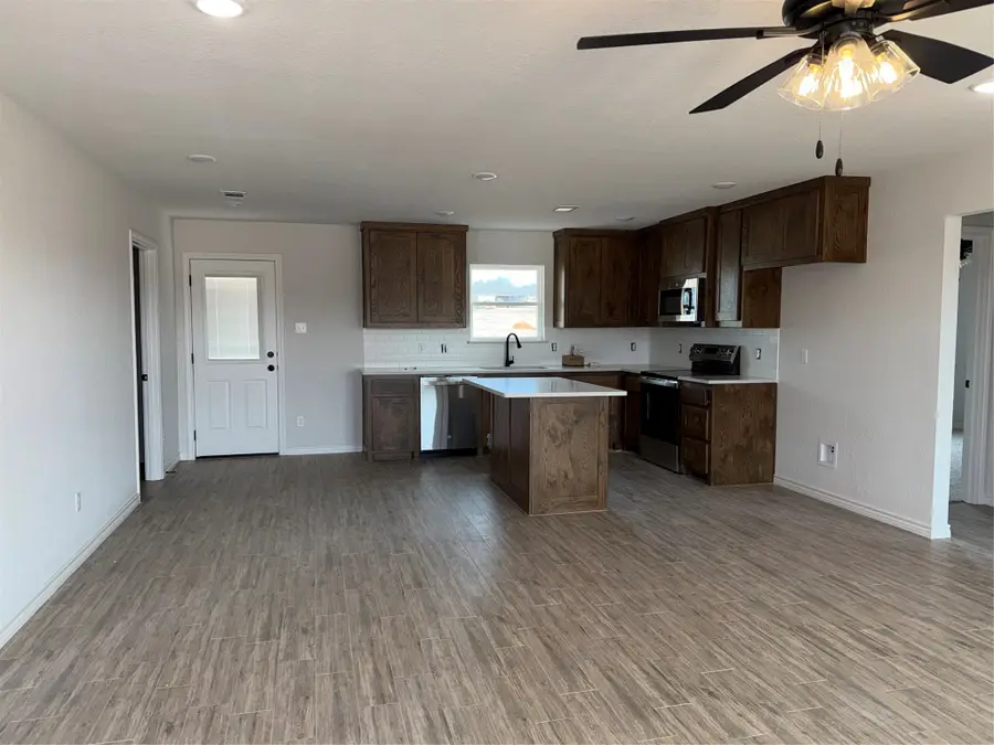 205 Altom Road, Springtown, TX 76082 - Image #2