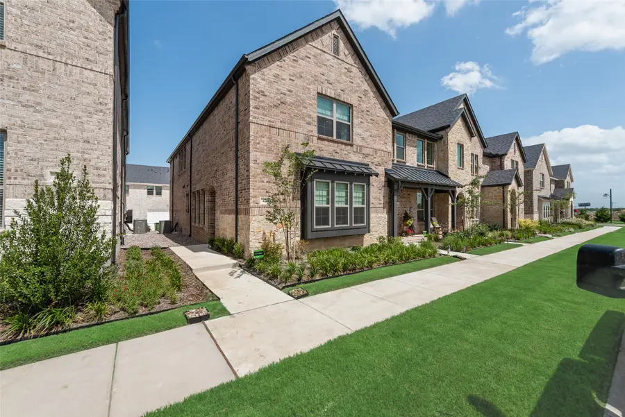 424 Parkside Drive, Argyle, TX 76226 - Image #2