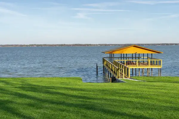 1425 Oak Hill Drive, Kemp, TX 75143