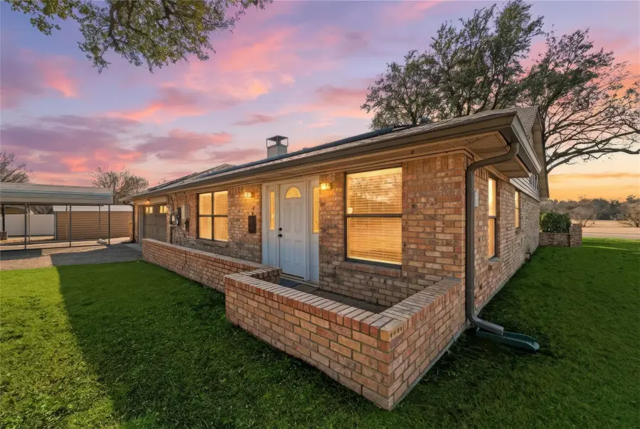 322 N Greenstone Lane, Duncanville, TX 75116 - Image #2