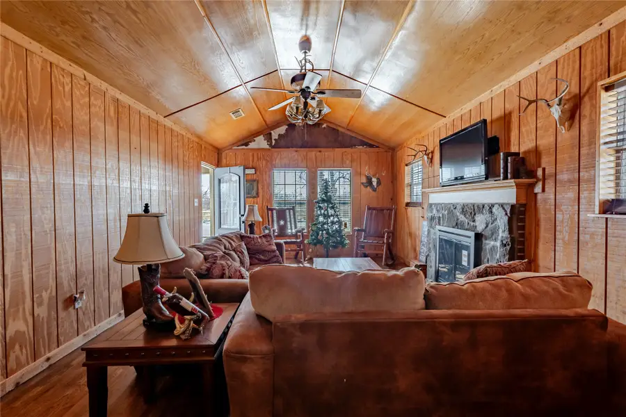 794 W Antelope Road #1, Windthorst, TX 76389 - #2