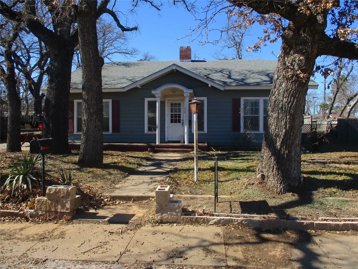 205 S Oaklawn, Eastland, TX 76448 - #1