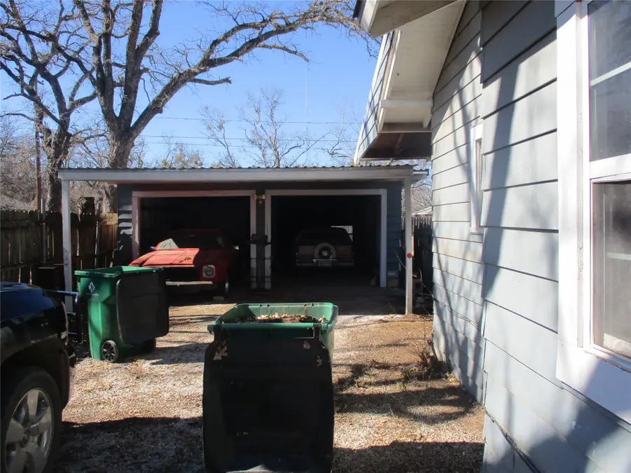 205 S Oaklawn, Eastland, TX 76448 - #2