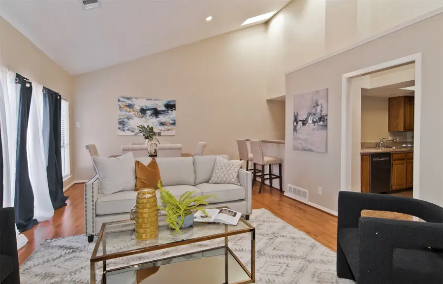 7450 Holly Hill #116, Dallas, TX 75231 - Image #3