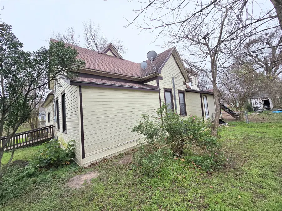 322 Capps Street, Marlin, TX 76661 - #2