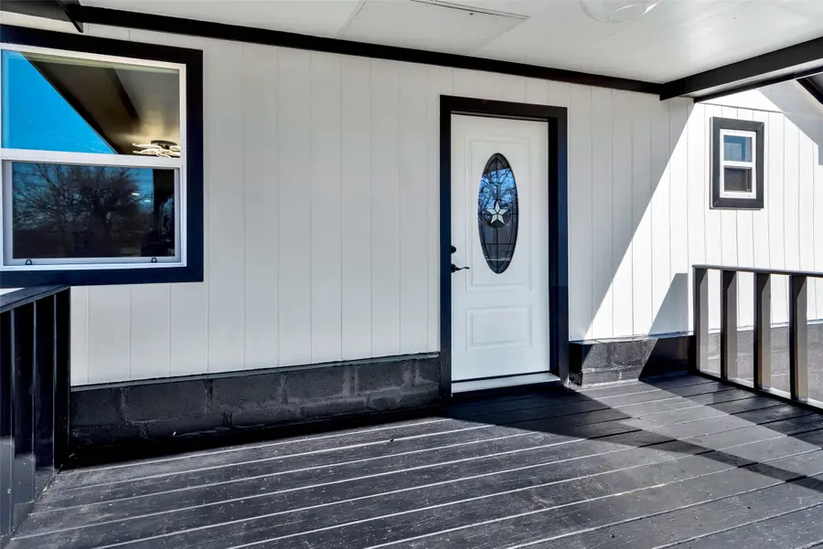 909 E Sears Street, Denison, TX 75021 - #3