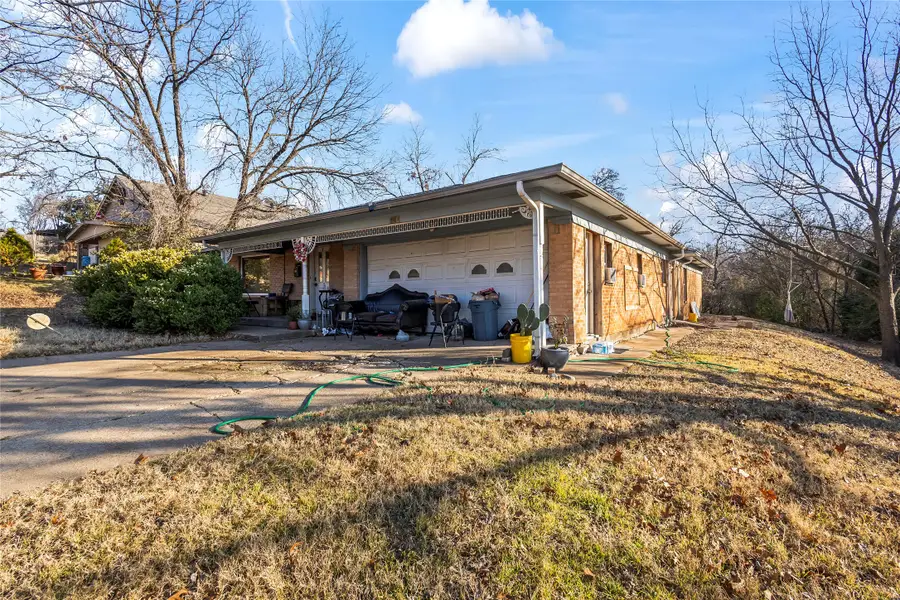 809 Burleson Street, Grand Prairie, TX 75050 - #2