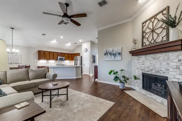 2136 Fountain Drive, Lewisville, TX 75067