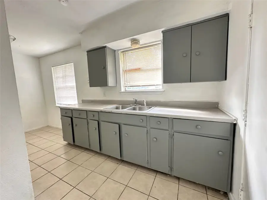 4916 Mcdougal Street, Greenville, TX 75401 - #2