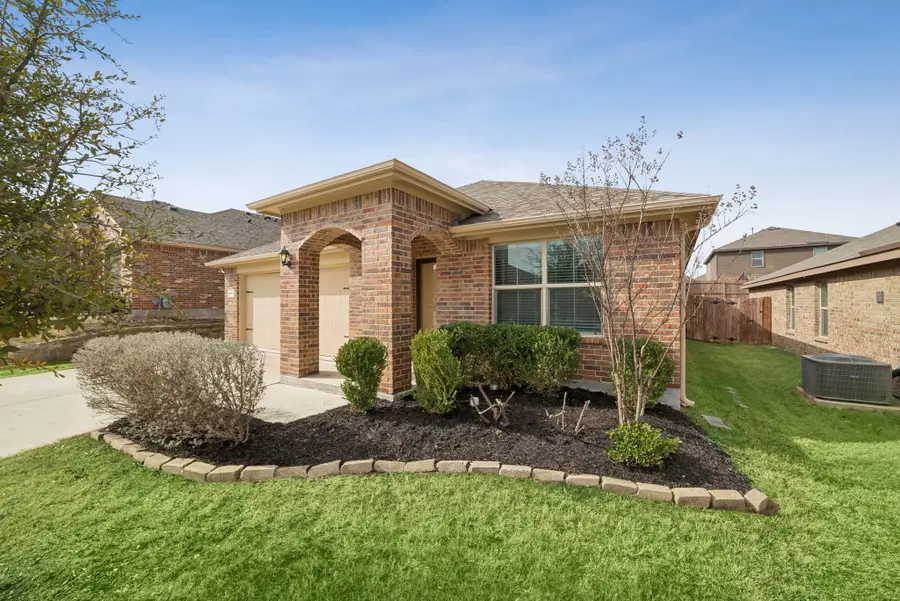 8417 Muddy Creek Drive, Fort Worth, TX 76131 - Image #2