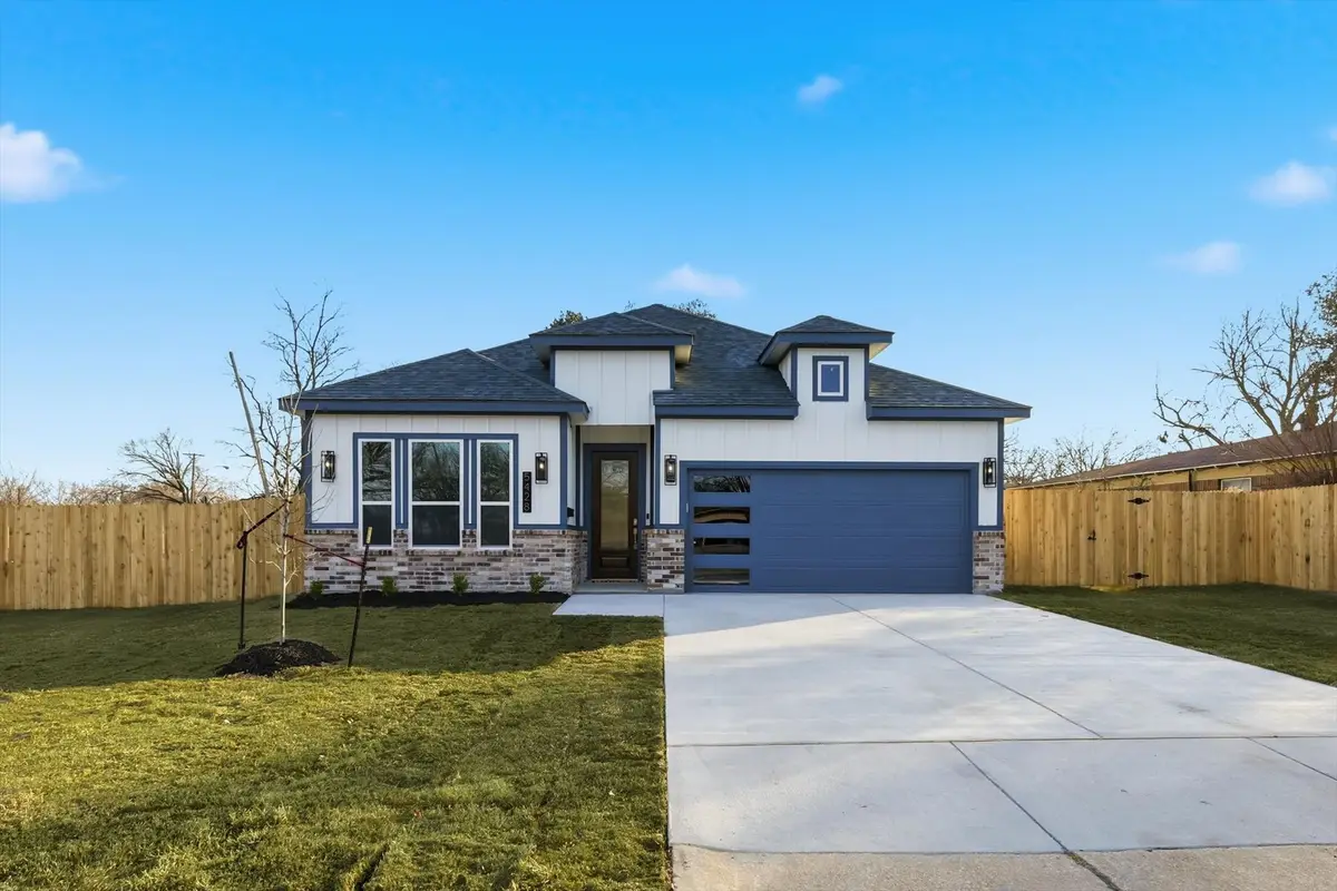 5428 Stephanie Drive, Haltom City, TX 76117 - #1