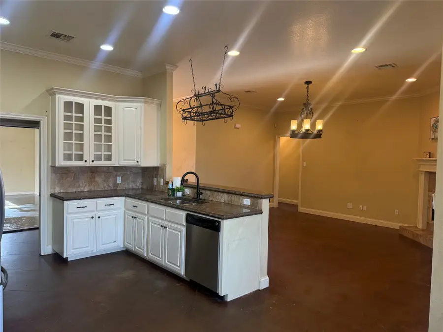 2524 Riders Way, Woodway, TX 76712 - Image #2