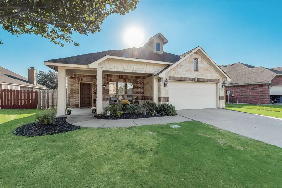 518 Royal Lane, Midlothian, TX 76065 - Image #3