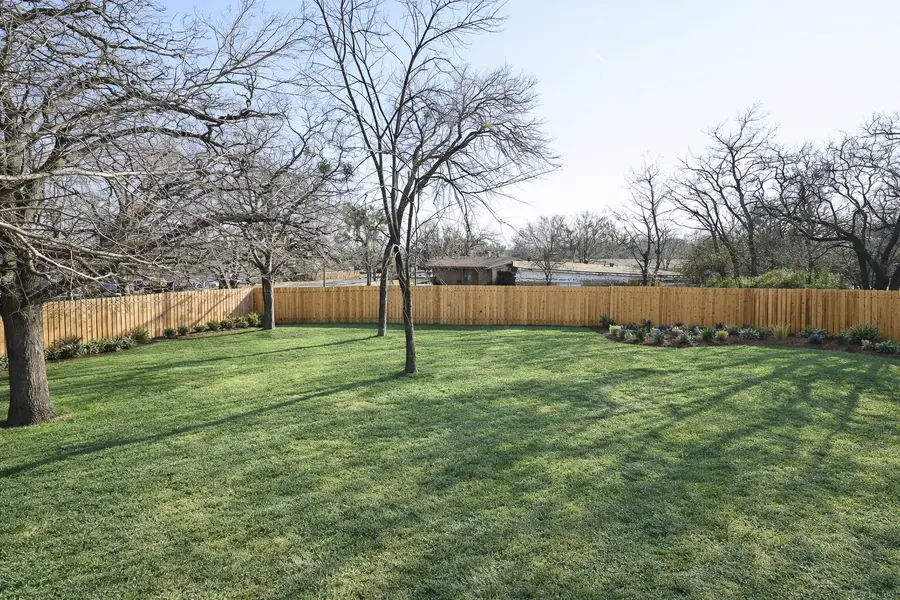 5120 Barnett Street, Fort Worth, TX 76112 - Image #3
