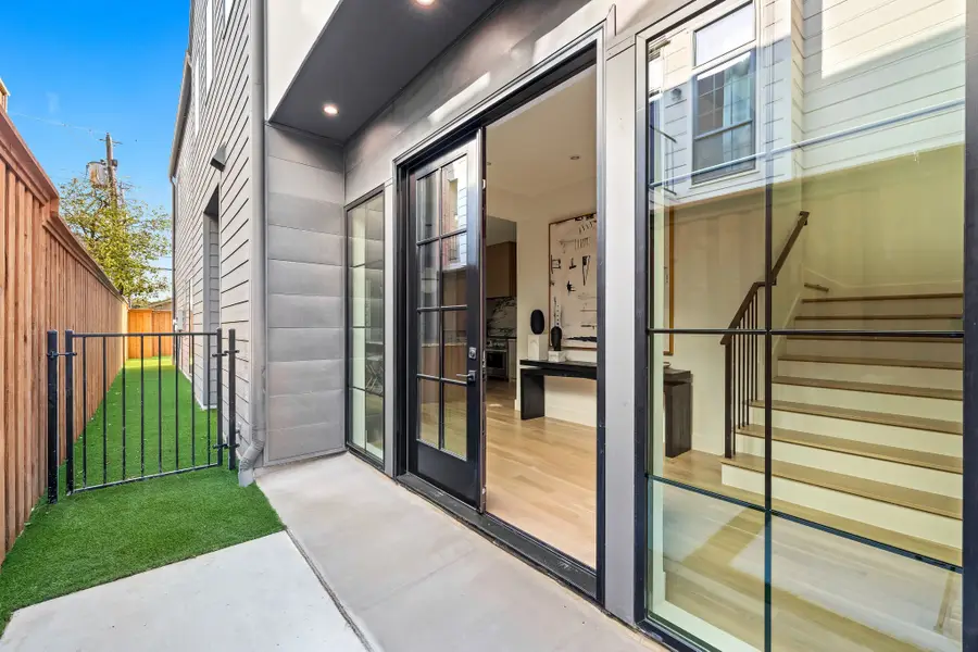 3936 Hawthorne Avenue, Dallas, TX 75219 - Image #2