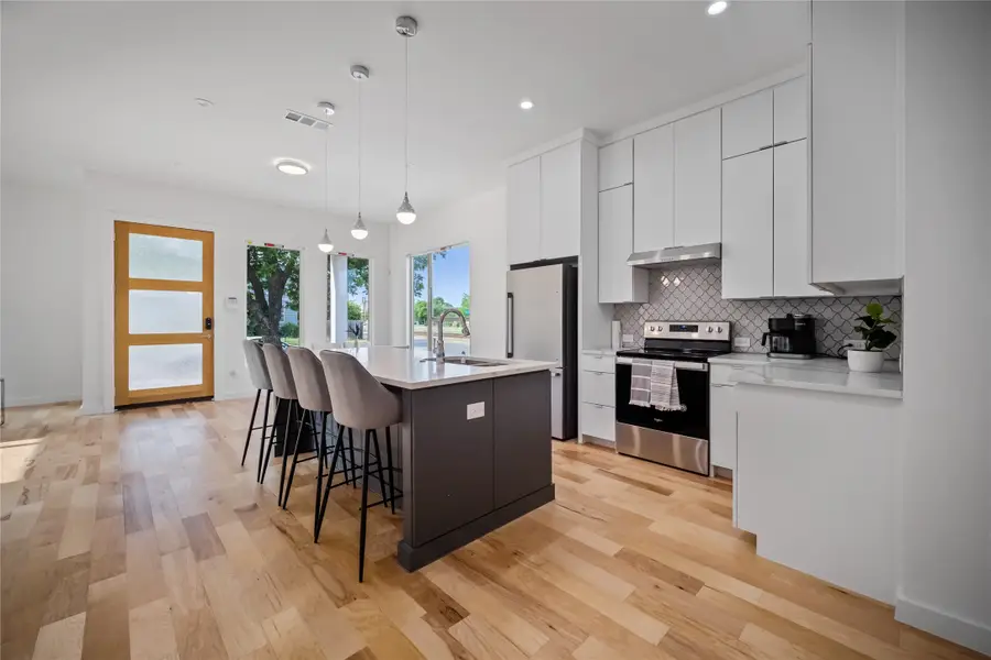 1350 Strickland Street, Dallas, TX 75216 - Image #3