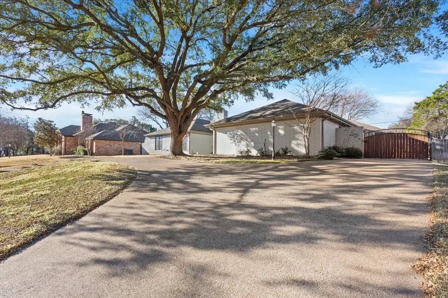 304 Trailwood Drive, Woodway, TX 76712 - Image #3