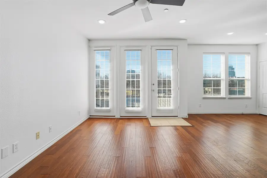 950 Henderson Street #1214, Fort Worth, TX 76102 - #2