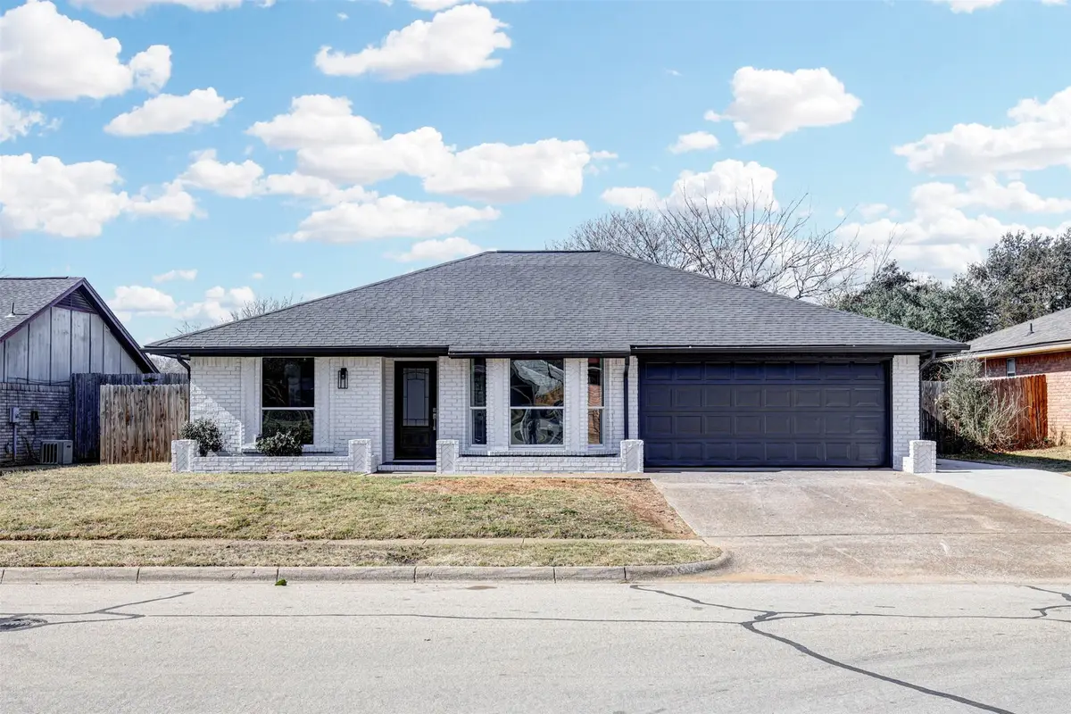 312 Almond Lane, Euless, TX 76039 - Image #1