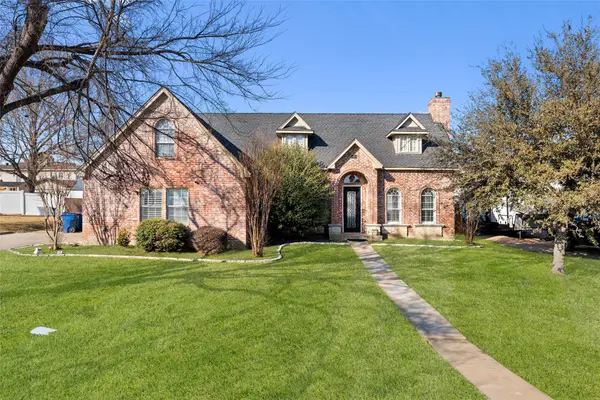 305 Parkwood Drive, Lakewood Village, TX 75068