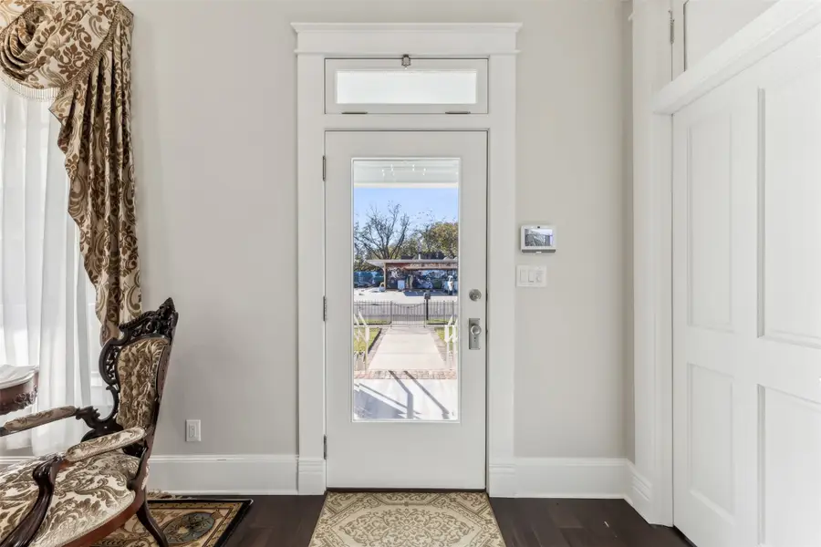 907 S Robinson Street, Cleburne, TX 76031 - #3