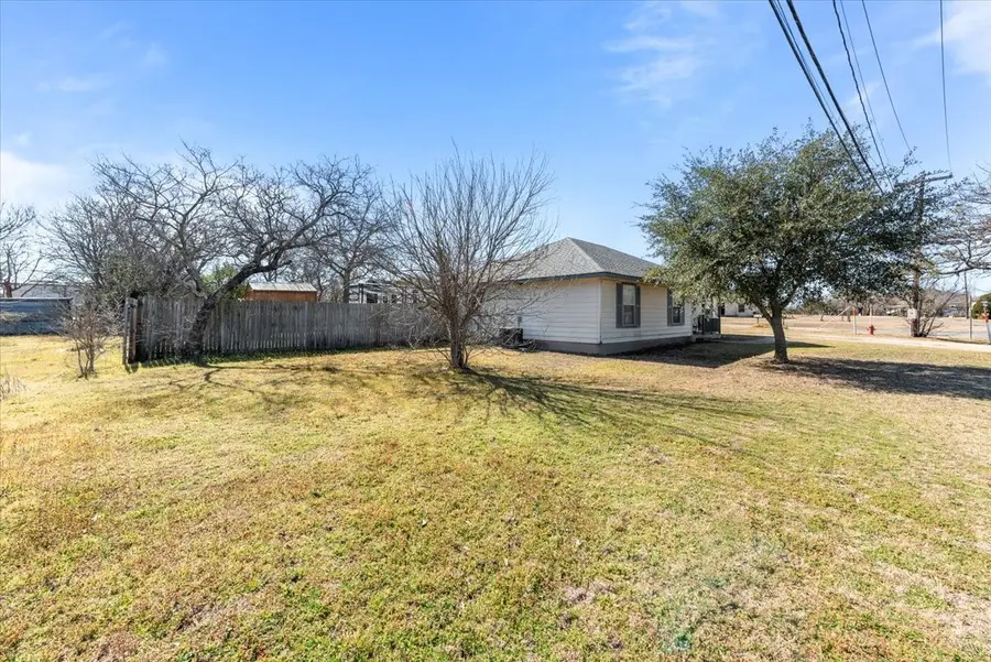 203 W Lee Avenue, Whitney, TX 76692 - #3
