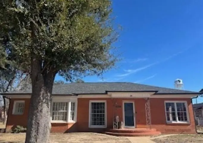 205 N Henry Street, Lindale, TX 75771 - #1