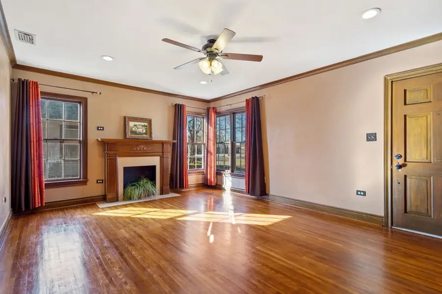 205 N Henry Street, Lindale, TX 75771 - #3