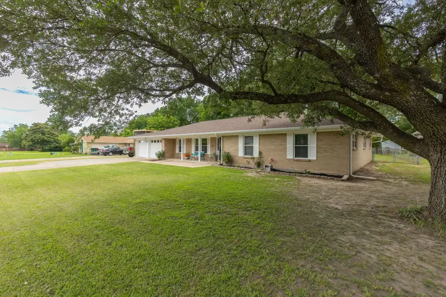 2812 Mccarley Drive, Commerce, TX 75428 - Image #3