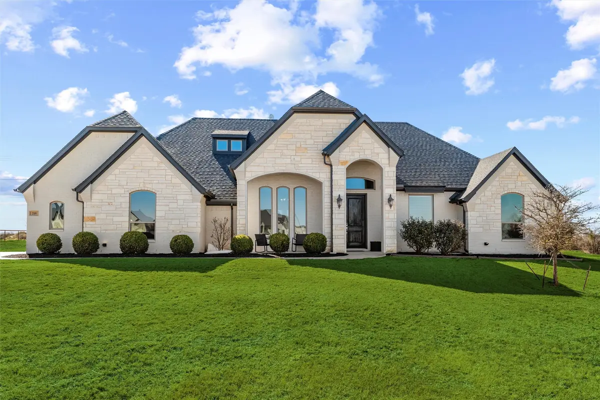 219 Columbia Court, Springtown, TX 76082 - Image #1