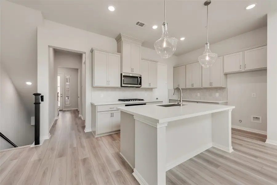 8095 Challenger Lane, Frisco, TX 75034 - Image #2