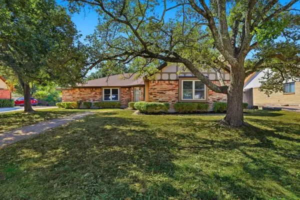 6908 Wilton Drive, Fort Worth, TX 76133