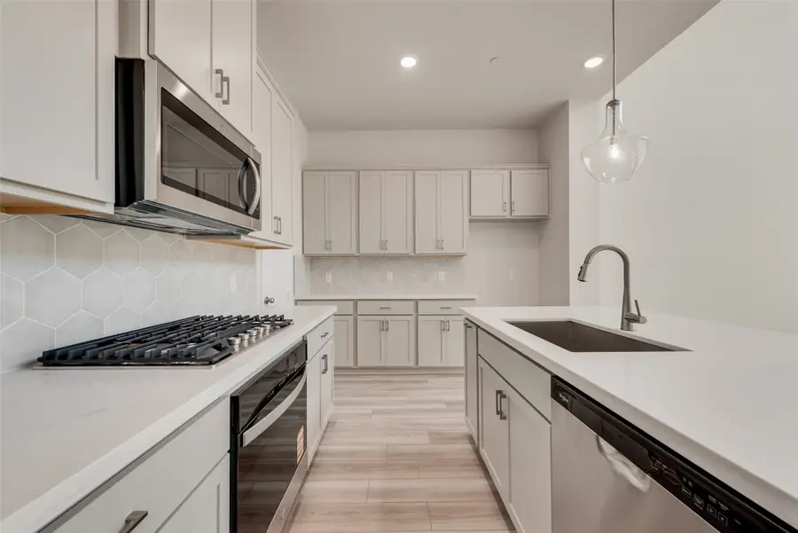 8191 Challenger Lane, Frisco, TX 75034 - Image #3