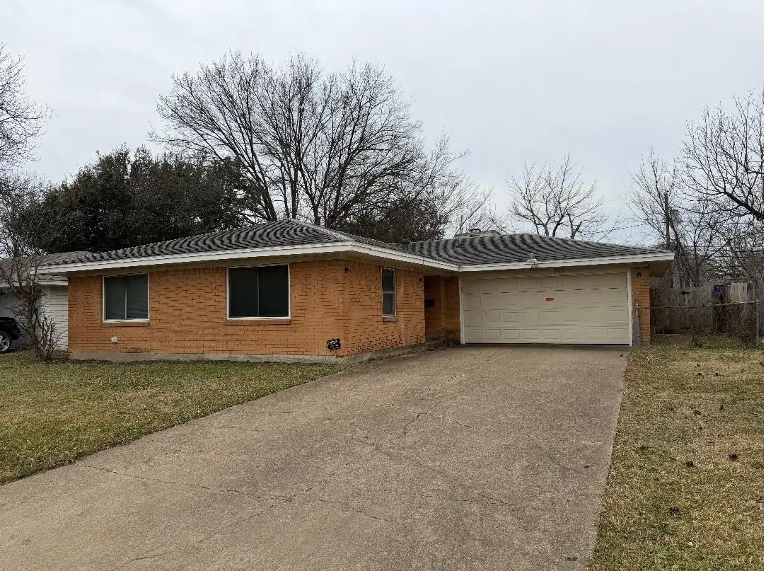 309 W Cober Drive, Grand Prairie, TX 75051 - #1