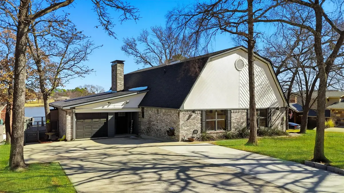 1225 Kiowa Drive W, Lake Kiowa, TX 76240 - #1