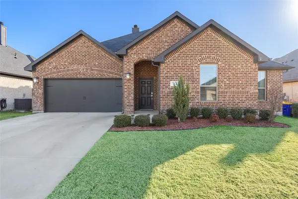 712 Hackamore Street, White Settlement, TX 76108