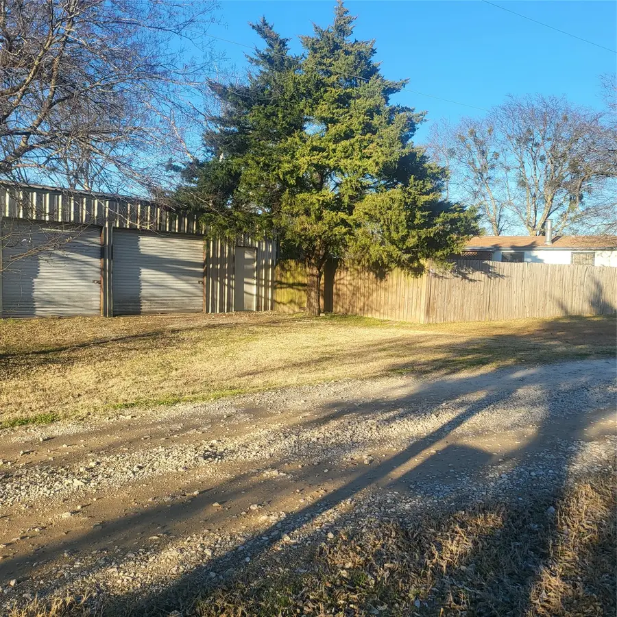 548 E Us Highway 69, Point, TX 75472 - Image #3