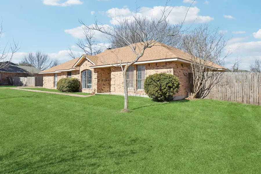 1202 N Sharpshire Drive, Waxahachie, TX 75165 - Image #2